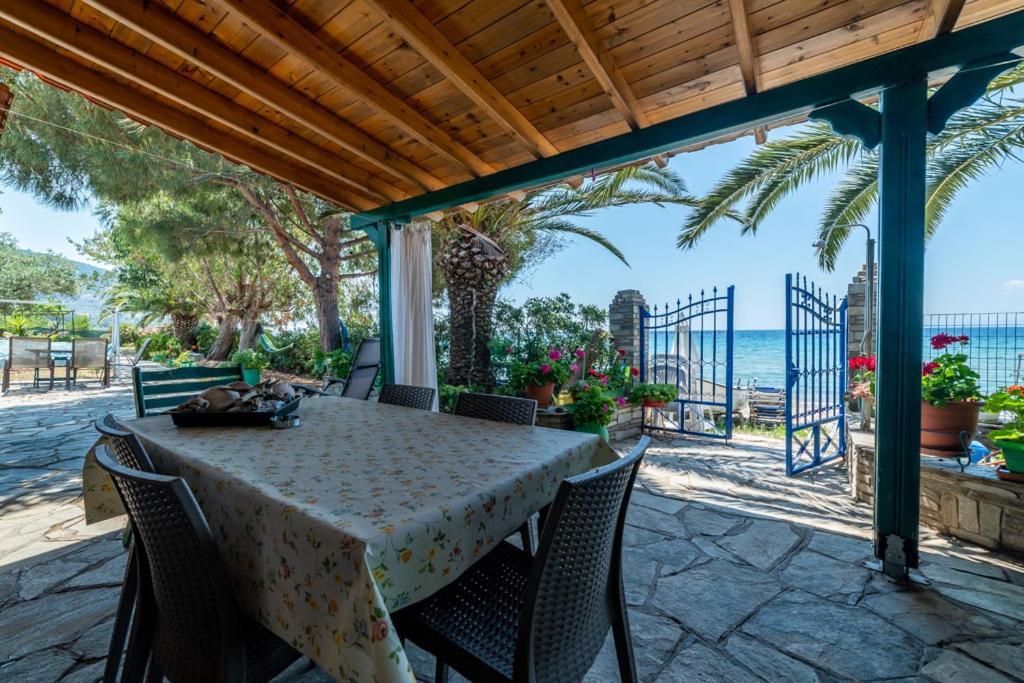 Front Beach House Skála Kallirákhis 外观 照片